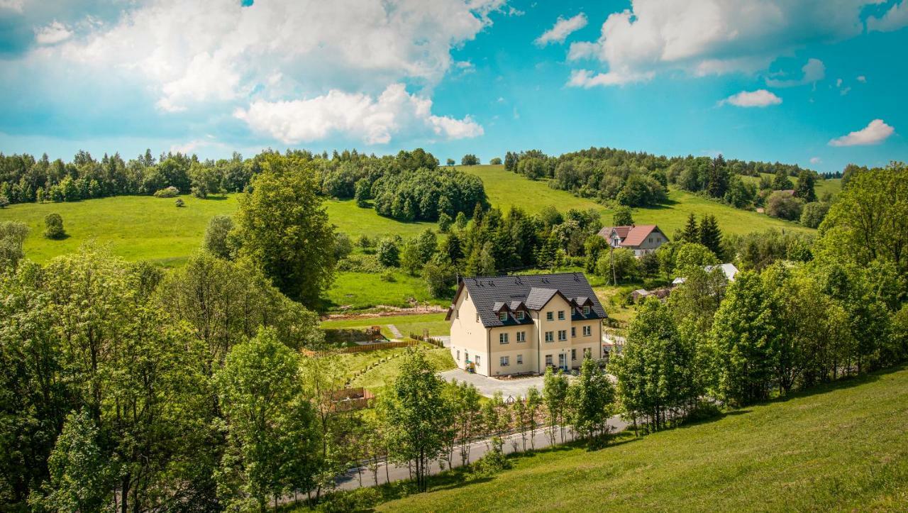 Róża Sudetów Acomodação com café da manhã Duszniki Zdrój Exterior foto