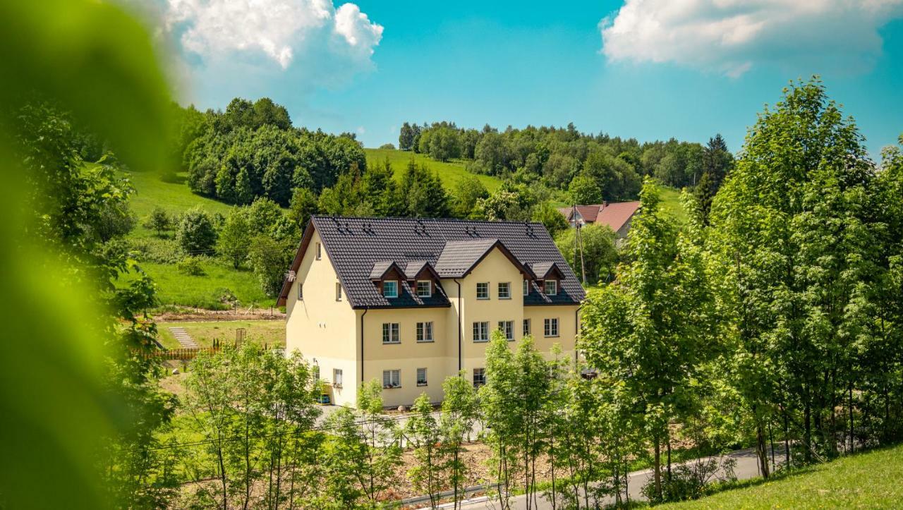 Róża Sudetów Acomodação com café da manhã Duszniki Zdrój Exterior foto