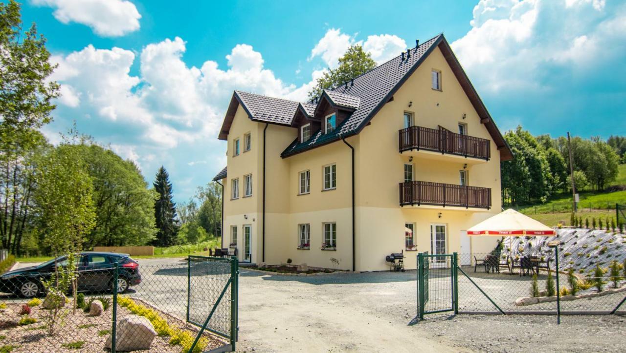 Róża Sudetów Acomodação com café da manhã Duszniki Zdrój Exterior foto